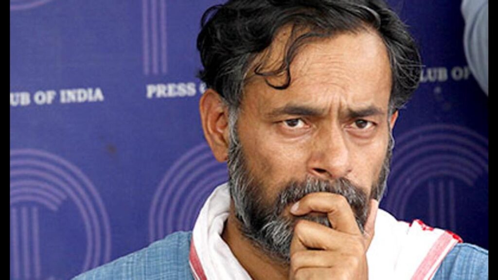 मार्च से संसद में पड़ा है महाभियोग प्रस्ताव, अब सड़क पर उठी आवाज